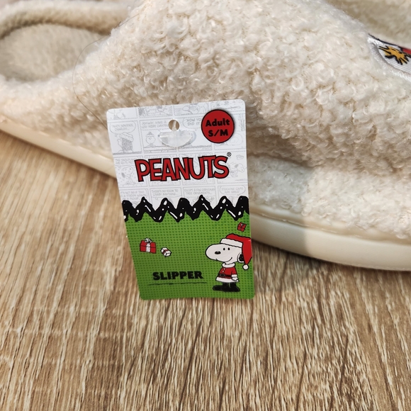 Peanuts Cream Snoopy Slippers - Picture 3 of 4